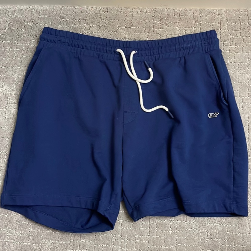 Mens vineyard vines sweatshorts 7” inseam